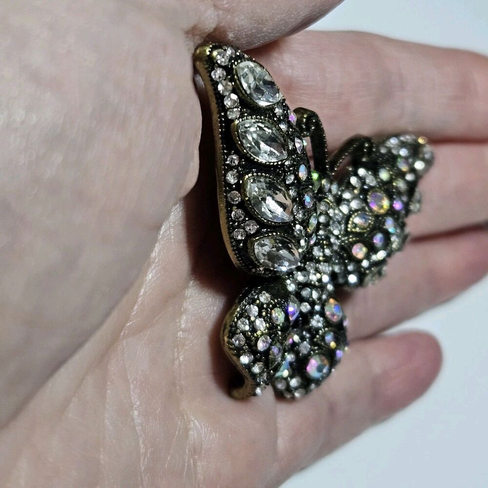 Vintage Gold Tone Aurora Borealis Clear Rhinestone Butterfly Sparkly Brooch - Picture 5 of 10